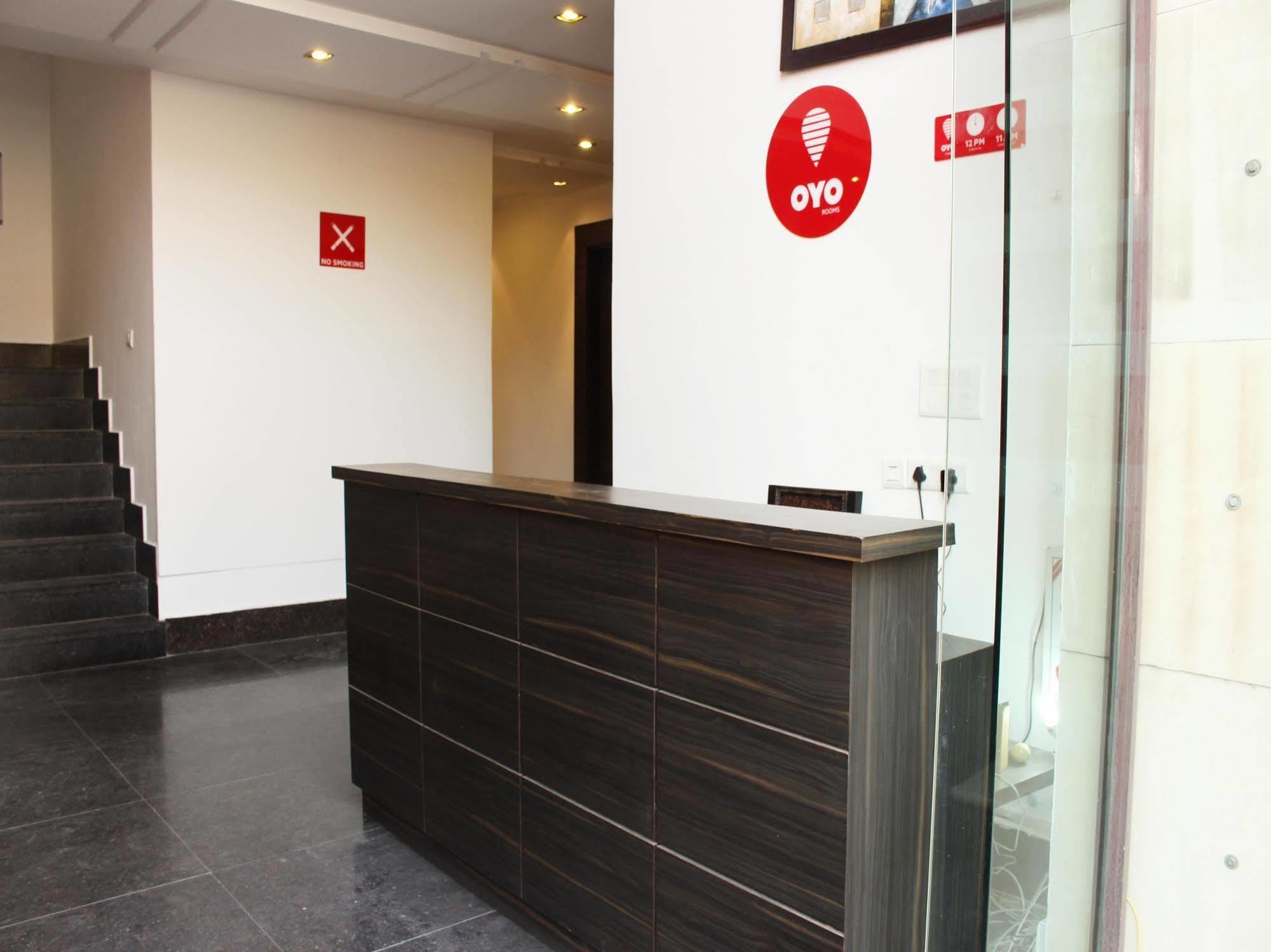 古尔冈 Oyo Flagship 387 Moulsari Avenue酒店 外观 照片